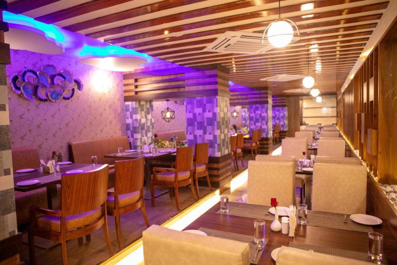 קארוואר Hotel Eden מראה חיצוני תמונה