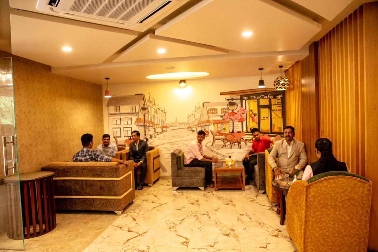 קארוואר Hotel Eden מראה חיצוני תמונה