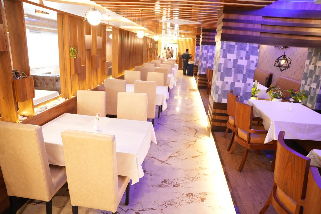 קארוואר Hotel Eden מראה חיצוני תמונה