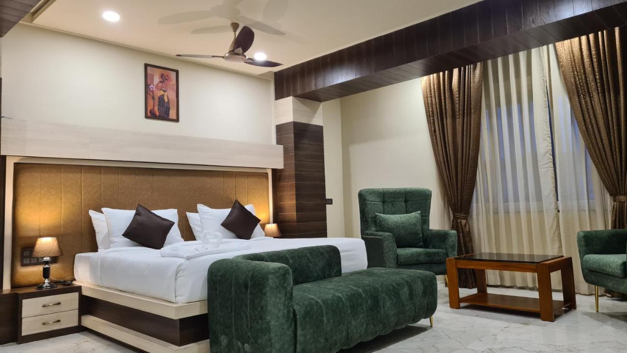 קארוואר Hotel Eden מראה חיצוני תמונה