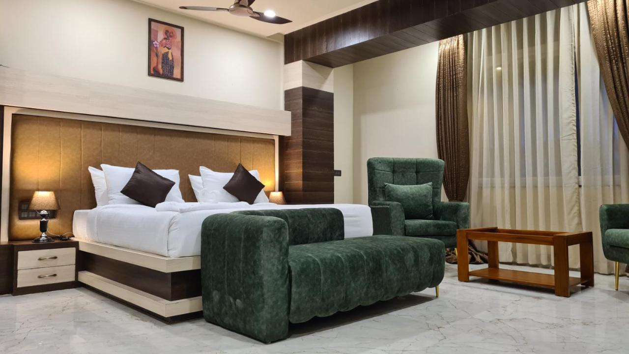 קארוואר Hotel Eden מראה חיצוני תמונה