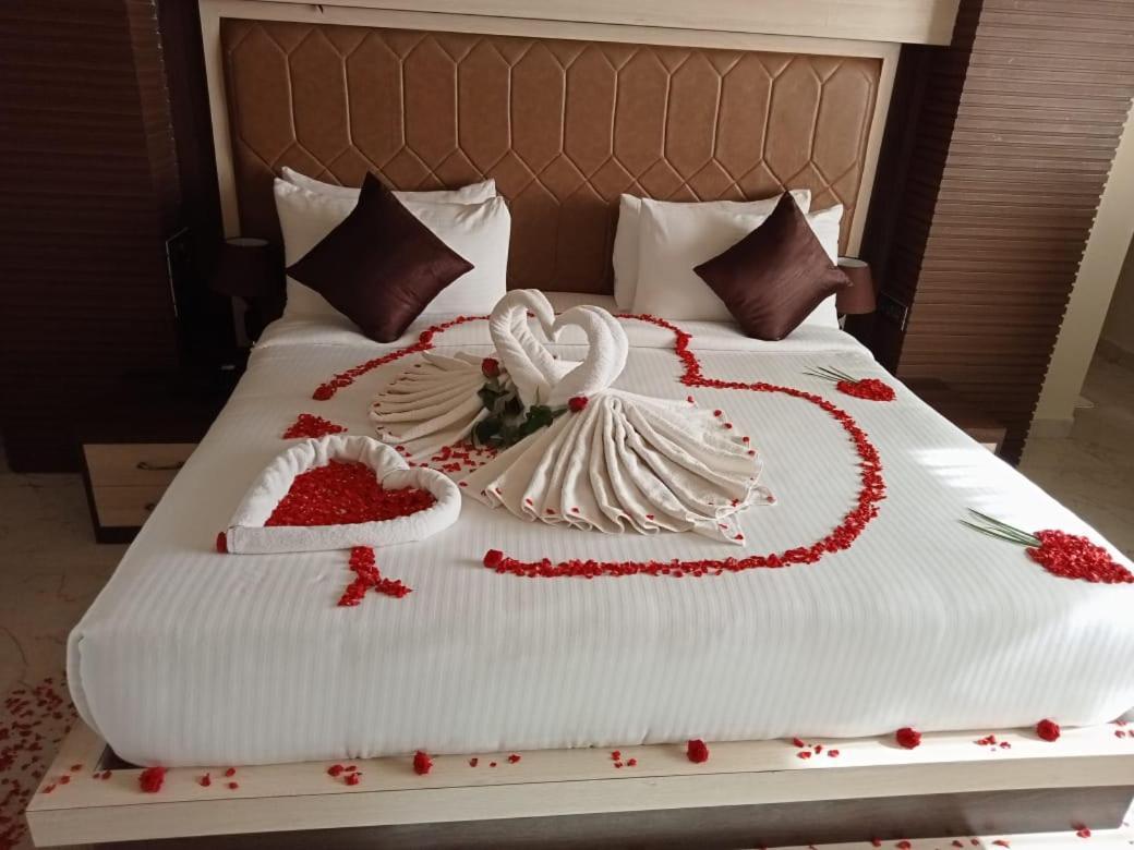 קארוואר Hotel Eden מראה חיצוני תמונה