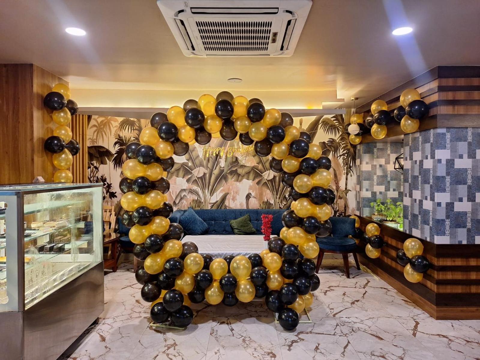 קארוואר Hotel Eden מראה חיצוני תמונה