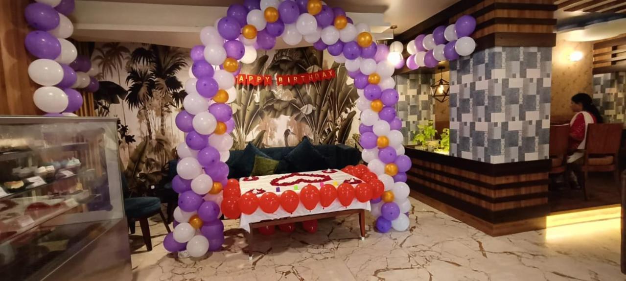 קארוואר Hotel Eden מראה חיצוני תמונה