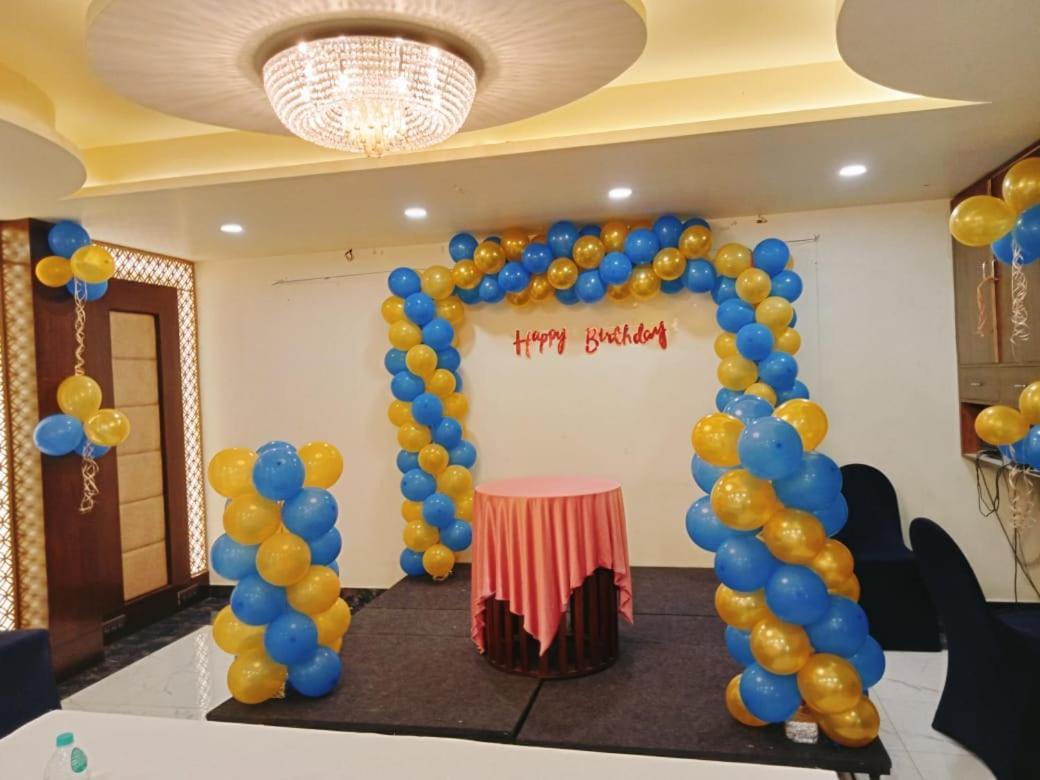 קארוואר Hotel Eden מראה חיצוני תמונה