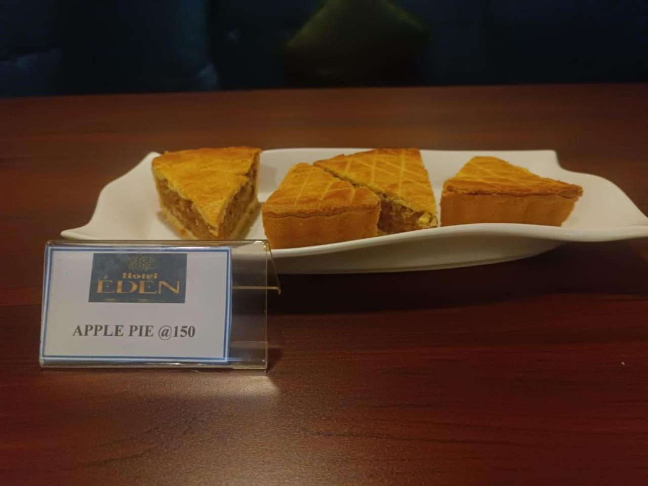 קארוואר Hotel Eden מראה חיצוני תמונה