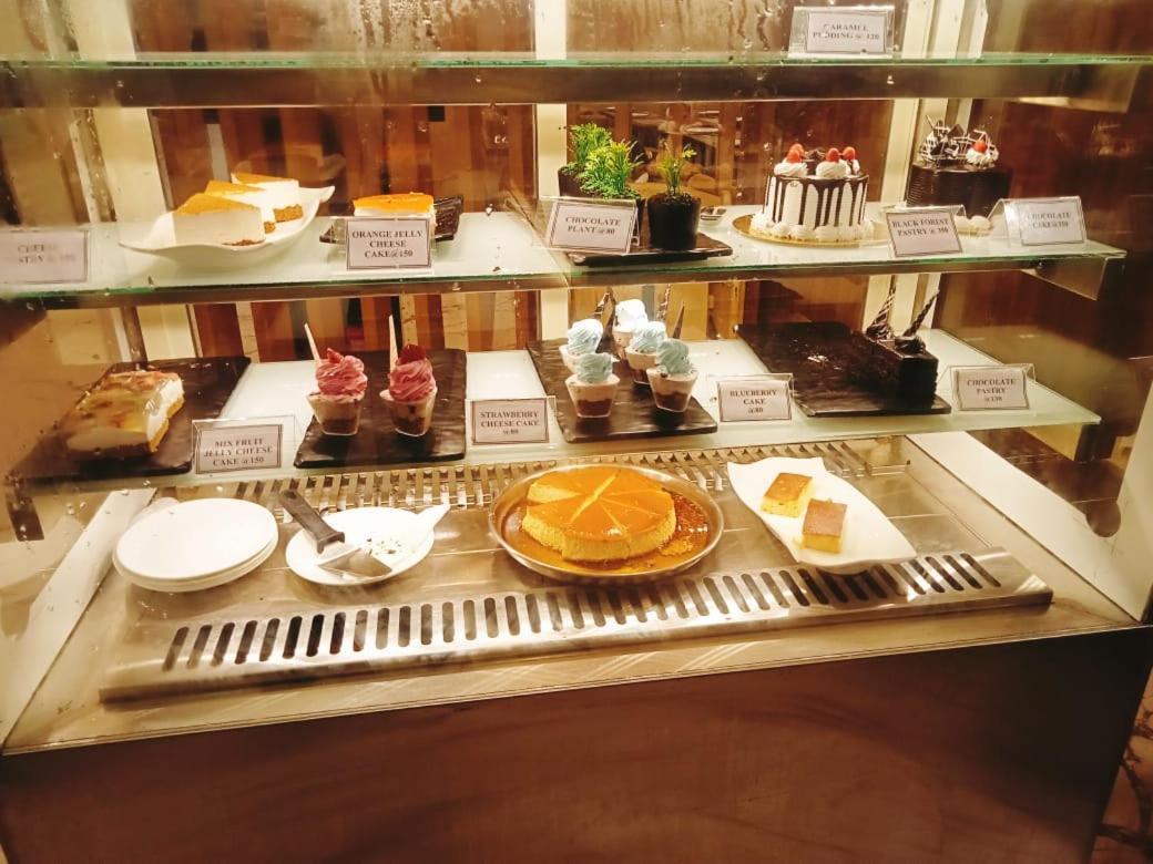 קארוואר Hotel Eden מראה חיצוני תמונה