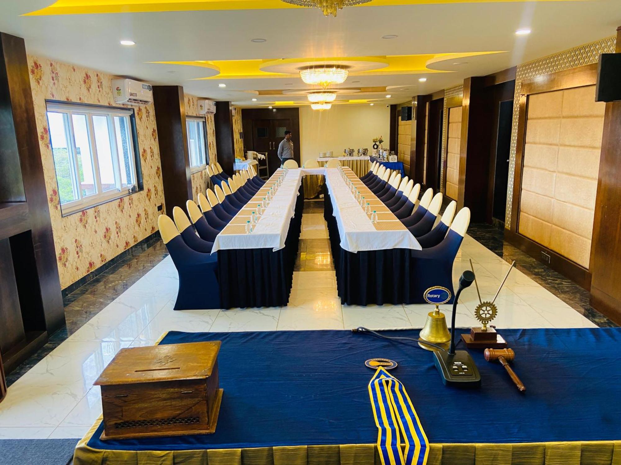 קארוואר Hotel Eden מראה חיצוני תמונה