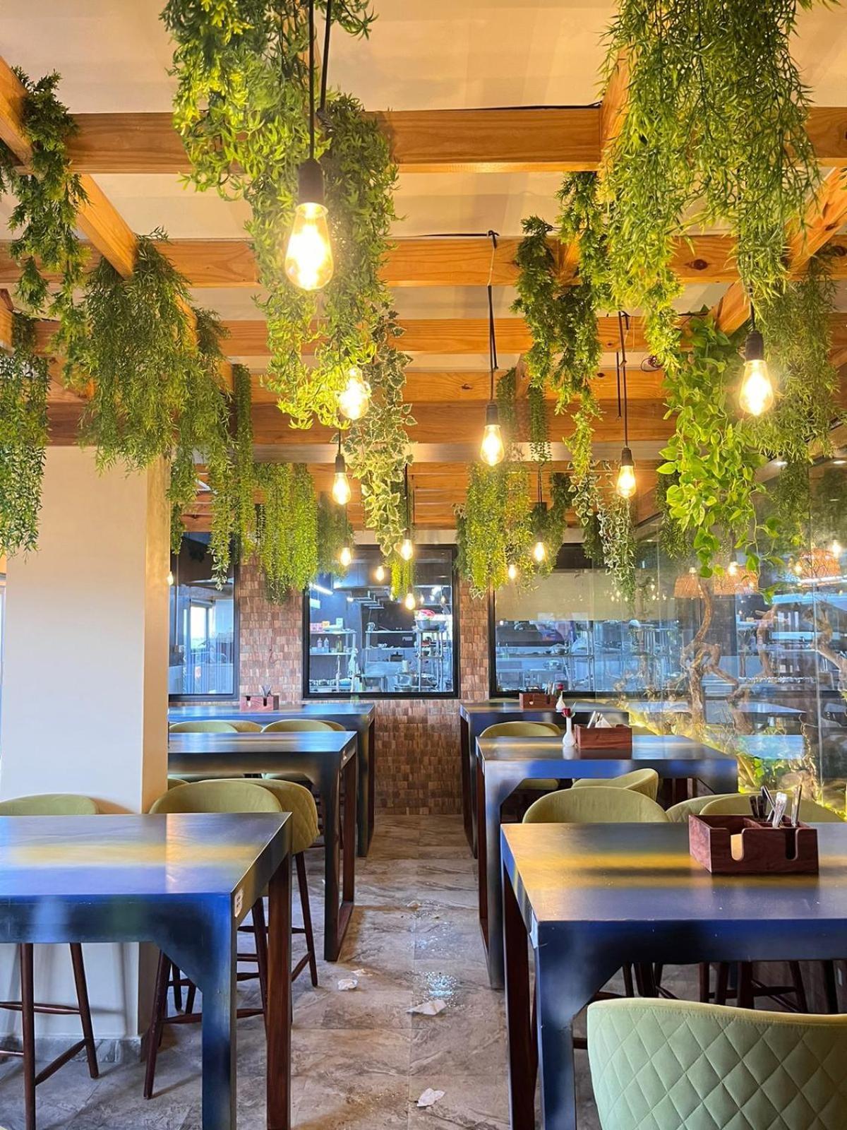 קארוואר Hotel Eden מראה חיצוני תמונה