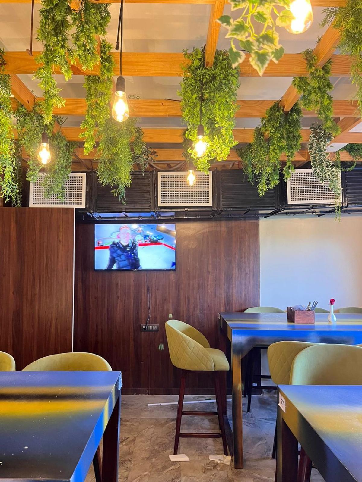 קארוואר Hotel Eden מראה חיצוני תמונה